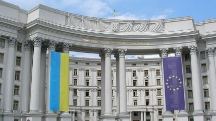 За кордоном 11 українців лікуються від коронавірусу