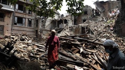Число жертв повторного землетрясения в Непале достигло 136 человек