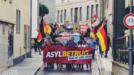 В Германии полиция задержала активистов партии "НДП" 