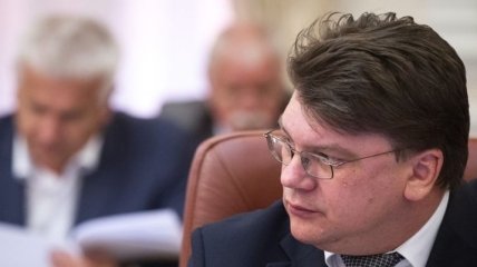 Жданов в е-декларации указал 60 тыс долл и арендуемый дом в Киеве