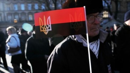 В Черновцах горсовет утвердил порядок и даты использования красно-черного флага 