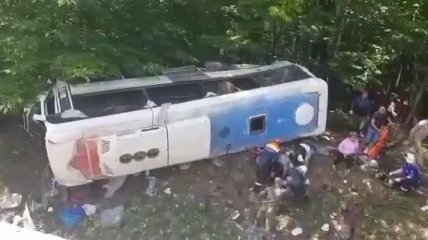 На Кубани разбился автобус с туристами - есть погибшие (видео)