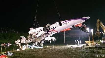 Количество жертв крушения самолета на Тайване возросло