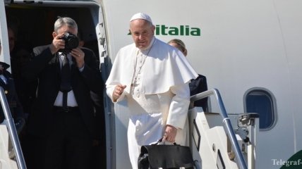 Папа Римский: Проблему миграции никогда не решить с помощью физических барьеров