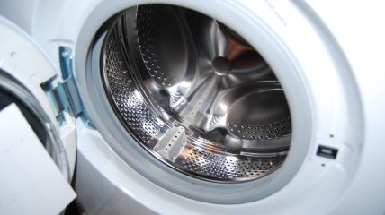 Як позбутися неприємного запаху в пральній машині