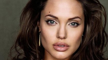 Анджелина Джоли впервые заговорила о Питте после развода (Видео) 