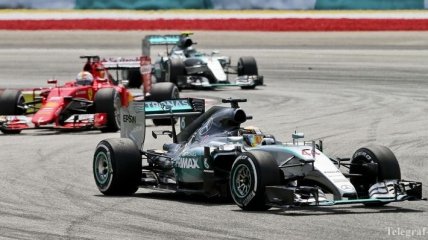 Хэмилтон и "Мерседес" сохранили лидерство в зачетах Формулы-1
