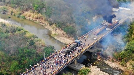 Итоги 23 февраля:Смерть туристов в Карпатах, взрыв на Донбассе, помощь Венесуэле