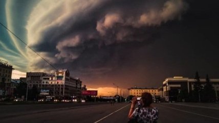 В Барнауле объявлен режим ЧС из-за масштабного урагана