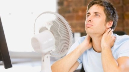 Как пережить жаркое лето в офисе