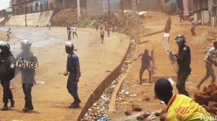 В Гвинее в столкновениях с полицией погибли 11 человек  