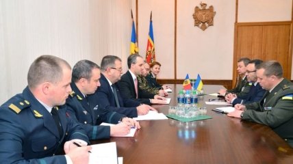 Посол Украины обсудил с министром обороны Молдовы агрессию Кремля