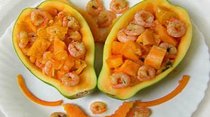 Папайя с креветками