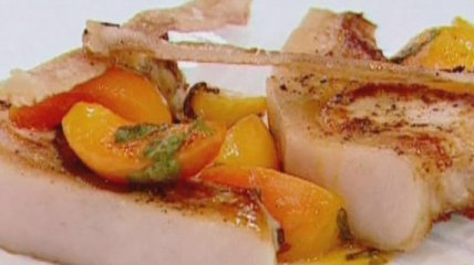 Мраморная свинина с абрикосами
