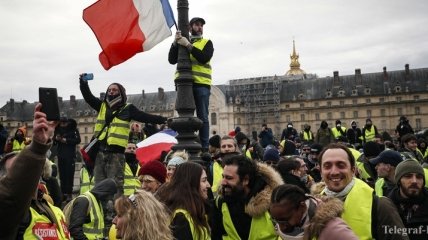 Количество задержанных во время протестов в Париже выросло до 42 человек