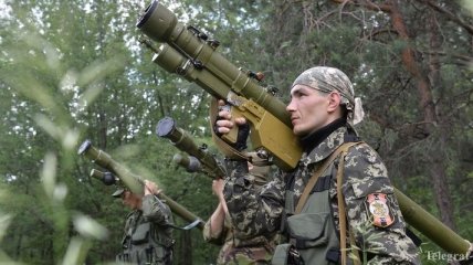 В Луганске террористы сбили самолет