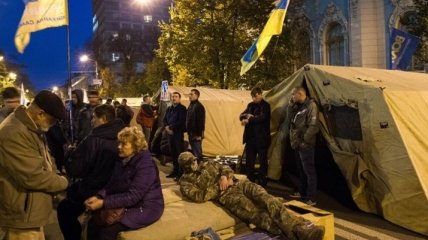 Митингующие в центре Киева назвали сроки окончания протестов 