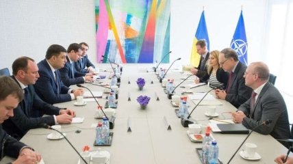 Гройсман обсудил с Вершбоу перспективы сотрудничества Украины и НАТО