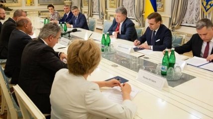 Порошенко рассказал, что ждет Украину в следующие пять лет