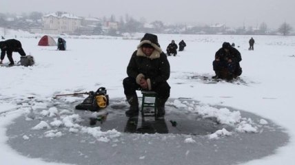 Спасатели объяснят, что делать, если человек провалился под лед