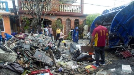 На Мексику обрушился шторм "Фернанд": есть погибший