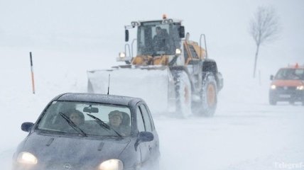 В Киеве задействовали более 500 единиц техники в борьбе со снегом