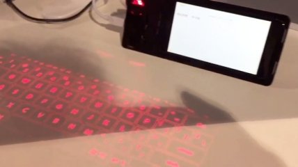Чехол с лазерной клавиатурой для iPhone 6 (Видео)
