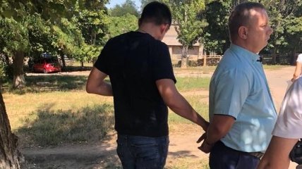 В Донецкой области начальник Госслужбы труда попался на взятке 1 млн гривен
