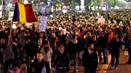 В Румынии проходят многотысячные митинги