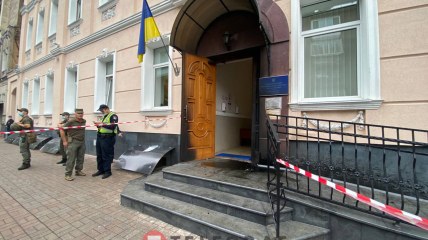 Последствия поджога офиса омбудсмена Денисовой в Киеве