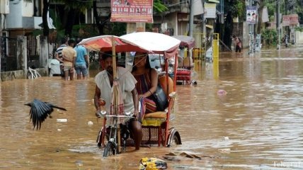 Наводнение в Индии забирает жизни десяток людей