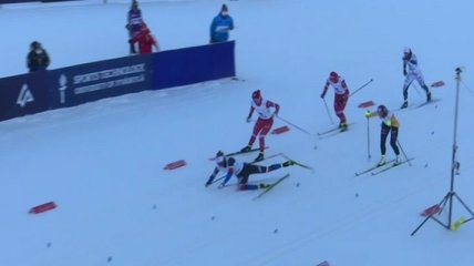 Российскую лыжницу, повалившую соперницу на финише, лишили "золота" чемпионата мира (видео)