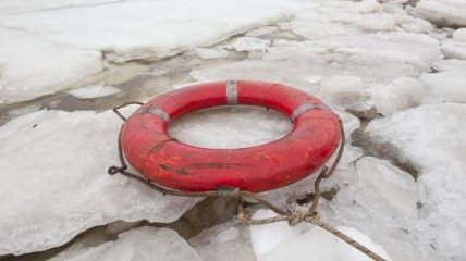 На Днепропетровщине под лед провалился рыбак