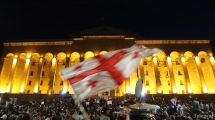 Протесты в Грузии: полиция разогнала протестующих у здания парламента в Тбилиси