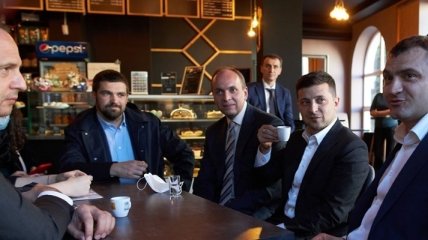 Посещение Зеленским кафе в Хмельницком: в МВД обещают "принять решение"