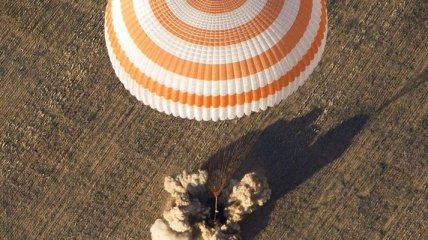 Троє космонавтів МКС приземлилися у Казахстані