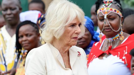 Королева Камилла впечатлила выбором образа в Кении