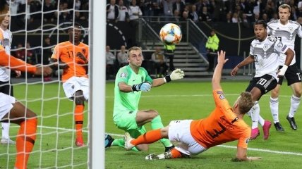 Великолепный гол Де Йонга помог Голландии обыграть немцев (Обзор матча)