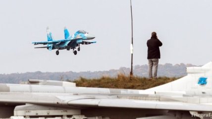 Крушение истребителя Су-27 на Винничине во время учений (Видео)