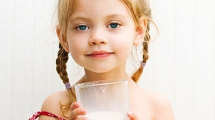 Сколько молока нужно пить ребенку каждый день?