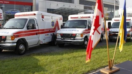 Канада передала Украине 10 карет скорой помощи