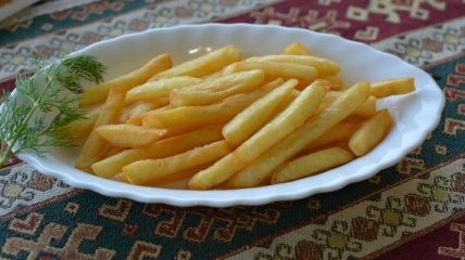 Кризис на фоне пандемии: жителей Бельгии просят потреблять больше картошки-фри