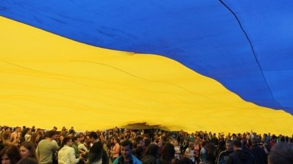 В Умани развернут самый большой флаг в Украине