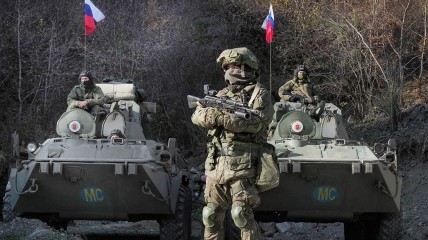 российские оккупанты бегут из армии