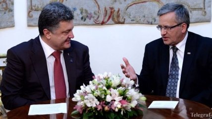 Порошенко и Коморовский обсудили ситуацию на Донбассе  