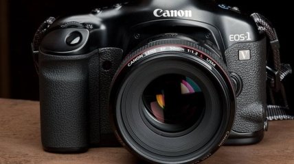 Canon прекратил продажу пленочной фотокамеры EOS-1v