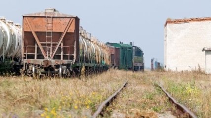 "Укрзализныця": На ДЖД заблокированы около 15 тыс вагонов