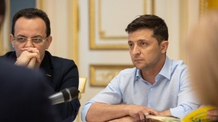 Зеленский обратился к Парубию с просьбой о созыве заседания парламента 22 мая