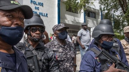 Власти Гаити просят США ввести в страну войска