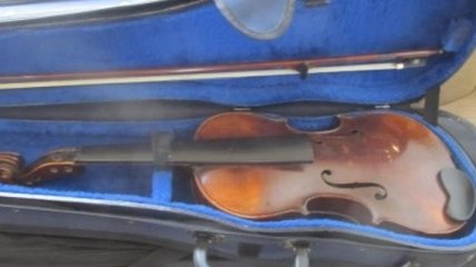 Иностранец пытался вывезти из Одессы 7 старинных скрипок